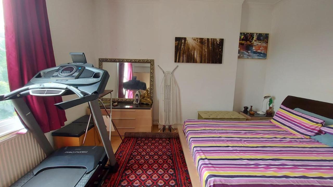 Extra Large One Bedroom Flat With Parking ロンドン エクステリア 写真