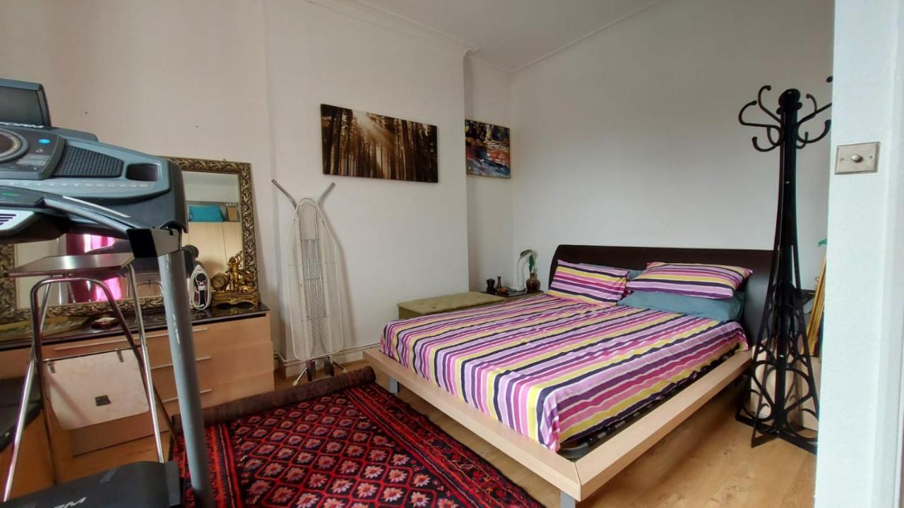 Extra Large One Bedroom Flat With Parking ロンドン エクステリア 写真